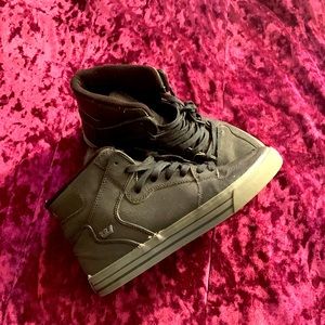 EUC Supra Women’s Size 9.5 Black Hightop Sneakers